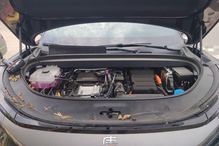 Used BYD Tang L 2025 DM 175KM Drone Player Edition Engine Bay