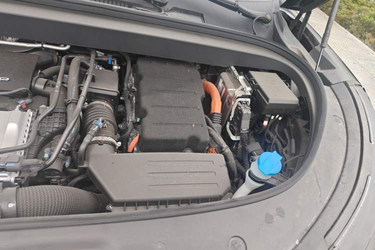 Used BYD Tang L 2025 DM 200KM Four-Wheel Drive LiDAR Flagship Model Engine Bay Left