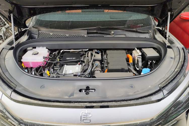 Used BYD Tang L 2025 DM 175KM Drone Player Edition Engine Bay