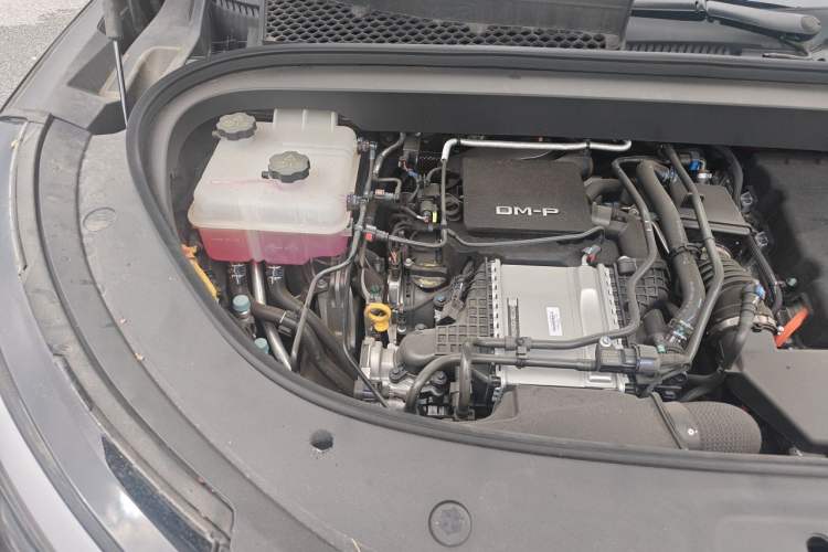 Used BYD Tang L 2025 DM 200KM Four-Wheel Drive LiDAR Flagship Model Engine Bay Right