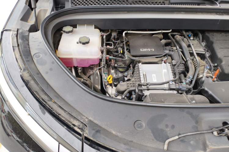 Used BYD Tang L 2025 DM 200KM Four-Wheel Drive LiDAR Flagship Model Engine Bay Right