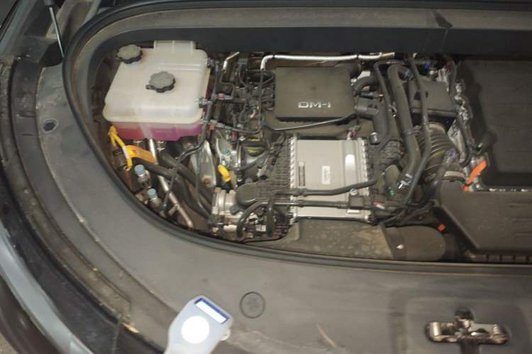 Used BYD Tang L 2025 DM 215KM LiDAR Flagship Model Engine Bay Right
