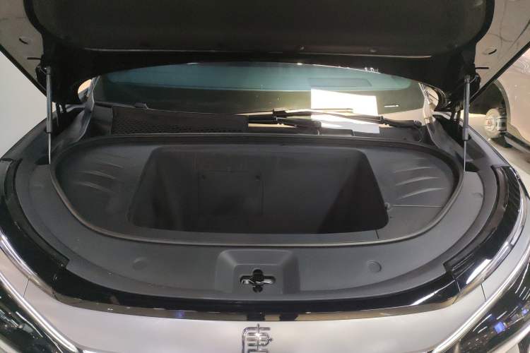 Used BYD Tang L 2025 EV 600KM All-Wheel-Drive LiDAR Flagship Model Engine Bay