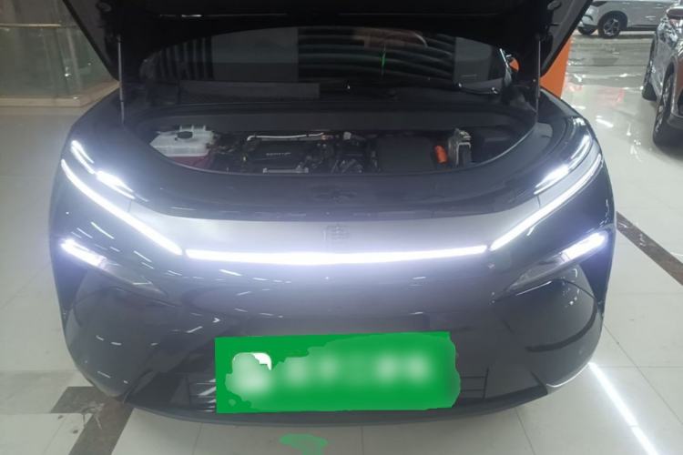 Used BYD Tang L 2025 DM 200KM Four-Wheel Drive LiDAR Flagship Model Engine Bay
