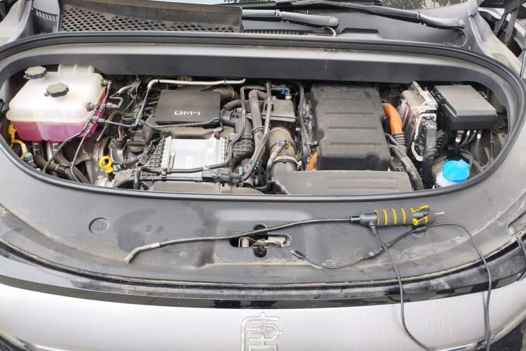 Used BYD Tang L 2025 DM 200KM Four-Wheel Drive LiDAR Flagship Model Engine Bay
