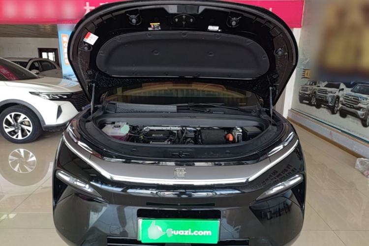 Used BYD Tang L 2025 DM 200KM Four-Wheel Drive LiDAR Flagship Model Engine Bay