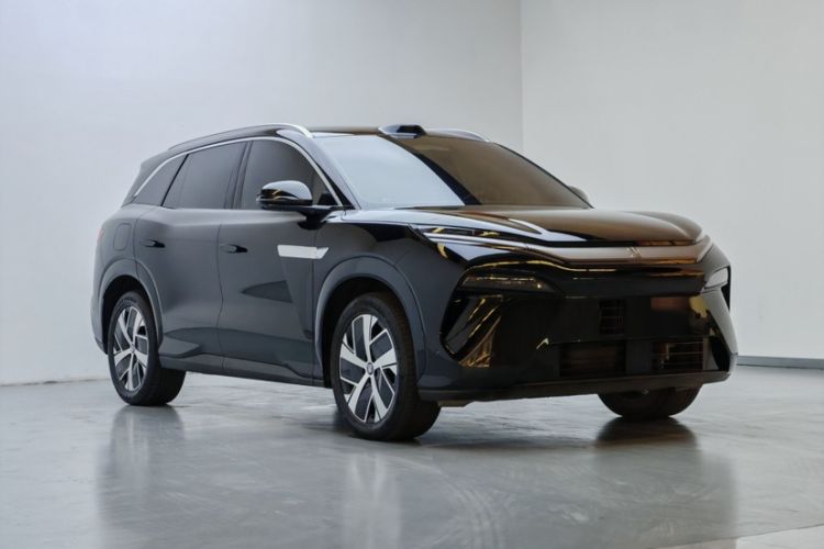Used BYD Tang L 2025 DM 215KM LiDAR Flagship Model Exterior 2