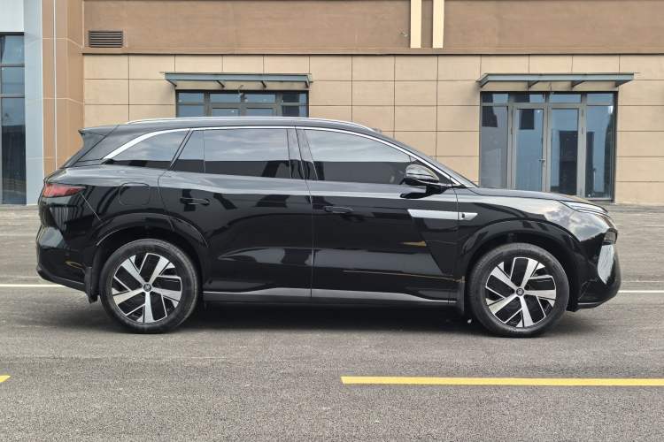 Used BYD Tang L 2025 DM 215KM LiDAR Flagship Model Exterior 3