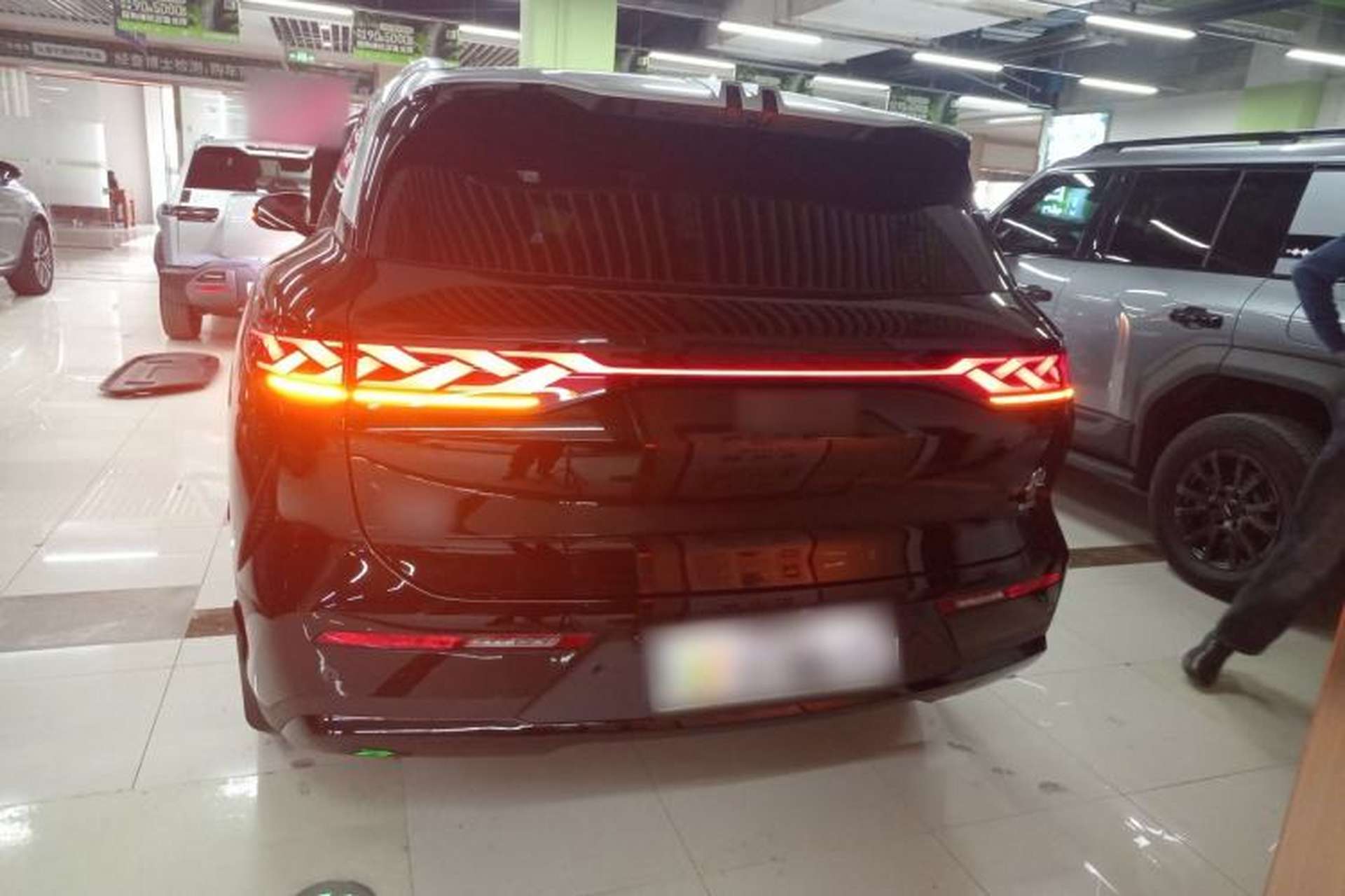 Used BYD Tang L 2025 DM 200KM Four-Wheel Drive LiDAR Flagship Model Exterior 4