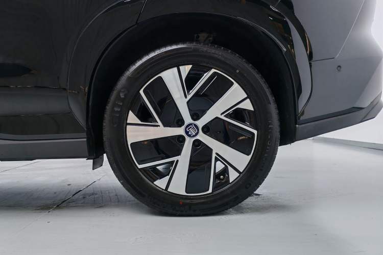 Used BYD Tang L 2025 DM 200KM Four-Wheel Drive LiDAR Flagship Model Exterior 7