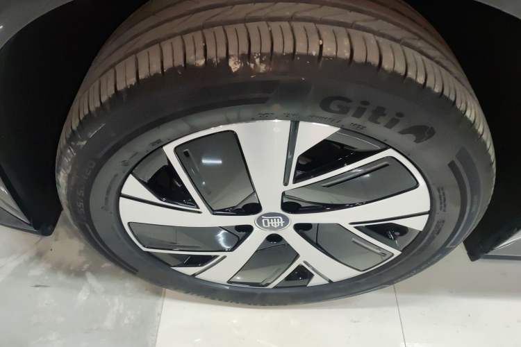 Used BYD Tang L 2025 EV with 670 km Range LiDAR and Premium Features Exterior 7