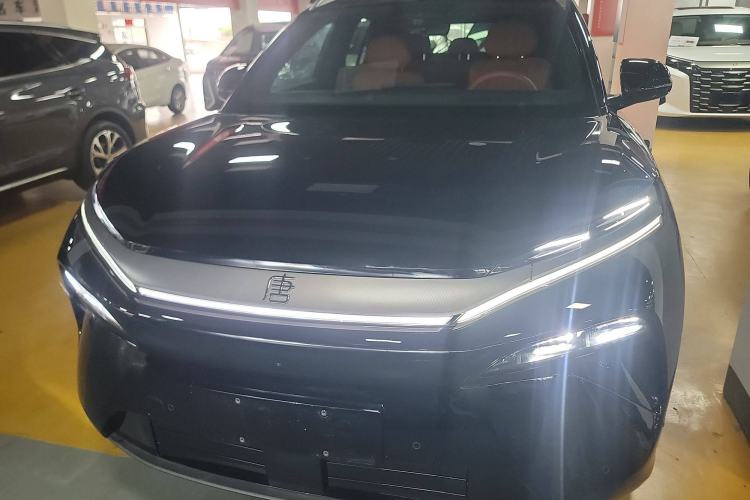 Used BYD Tang L 2025 EV 600KM All-Wheel-Drive LiDAR Flagship Model Front