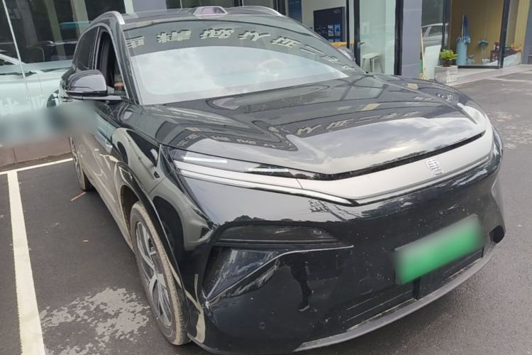 Used BYD Tang L 2025 EV with 670 km Range LiDAR and Premium Features Front Right 45 Deg
