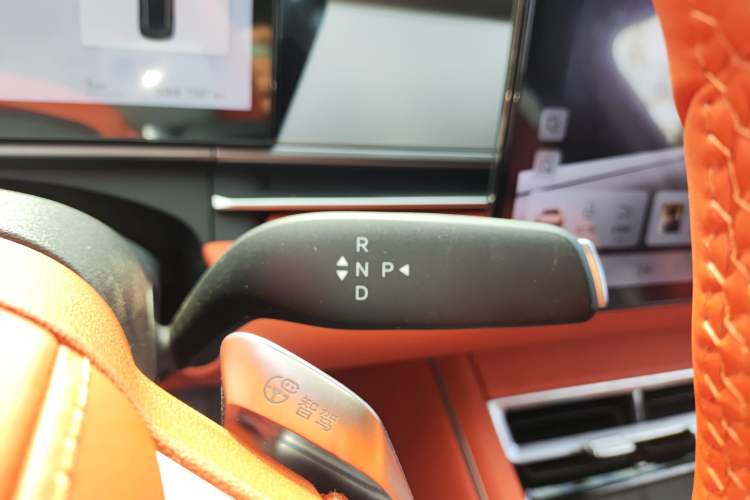 Used BYD Tang L 2025 DM 200KM Four-Wheel Drive LiDAR Flagship Model Gear Lever