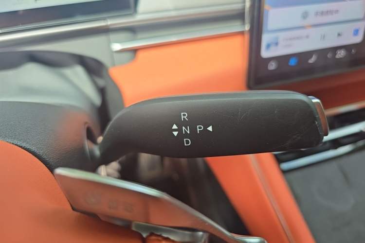 Used BYD Tang L 2025 DM 215KM LiDAR Flagship Model Gear Lever