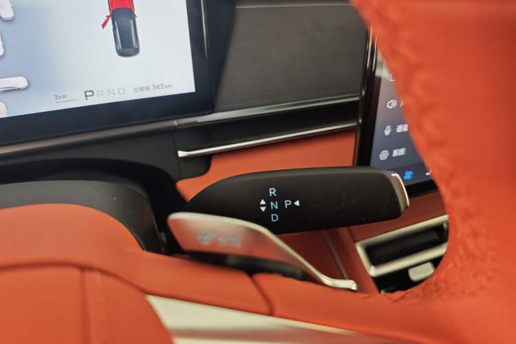 Used BYD Tang L 2025 DM 175KM Drone Player Edition Gear Lever