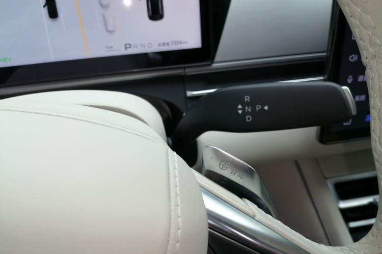 Used BYD Tang L 2025 DM 200KM Four-Wheel Drive LiDAR Flagship Model Gear Lever