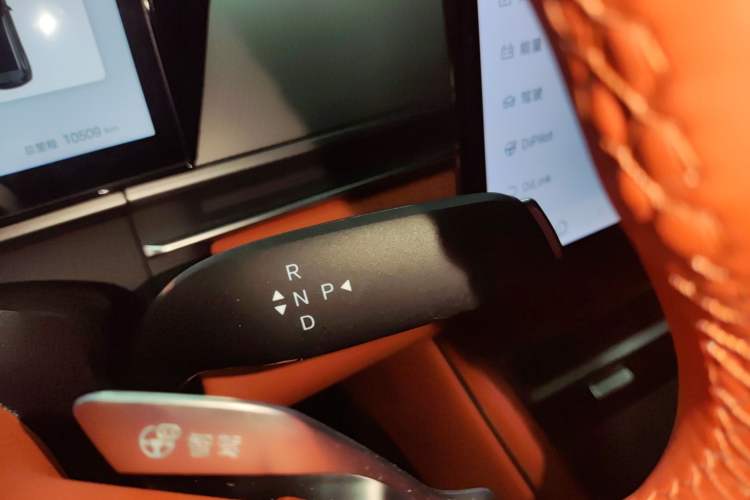 Used BYD Tang L 2025 DM 215KM LiDAR Flagship Model Gear Lever