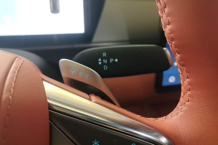 Used BYD Tang L 2025 DM 215KM LiDAR Flagship Model Gear Lever