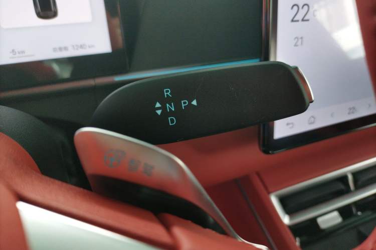 Used BYD Tang L 2025 DM 175KM Drone Player Edition Gear Lever