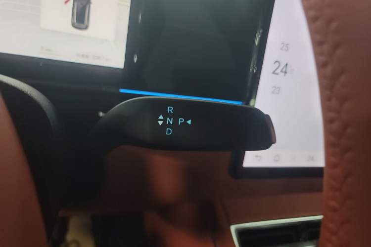 Used BYD Tang L 2025 EV 600KM All-Wheel-Drive LiDAR Flagship Model Gear Lever