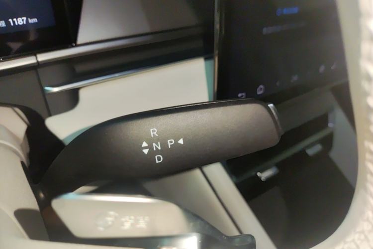Used BYD Tang L 2025 EV with 670 km Range LiDAR and Premium Features Gear Lever