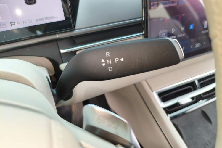 Used BYD Tang L 2025 DM 200KM Four-Wheel Drive LiDAR Flagship Model Gear Lever