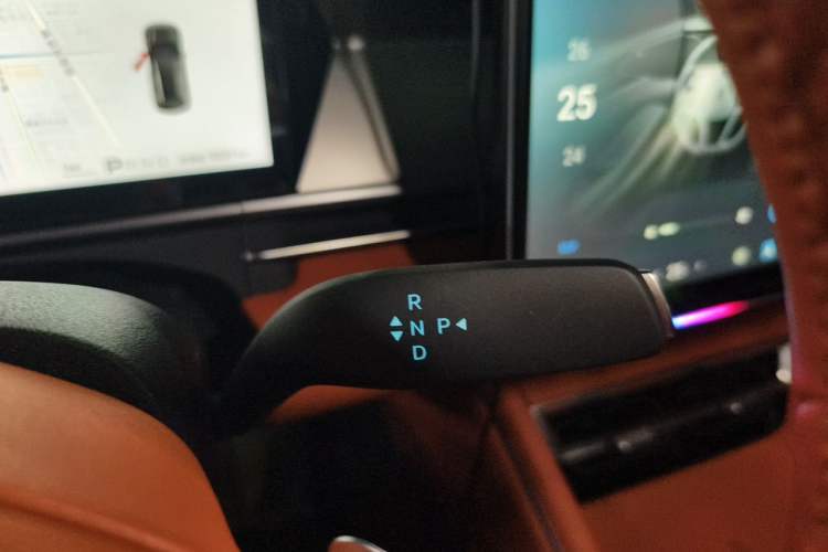 Used BYD Tang L 2025 DM 200KM Four-Wheel Drive LiDAR Flagship Model Gear Lever