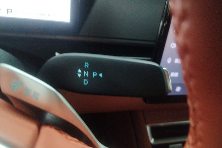 Used BYD Tang L 2025 DM 200KM Four-Wheel Drive LiDAR Flagship Model Gear Lever