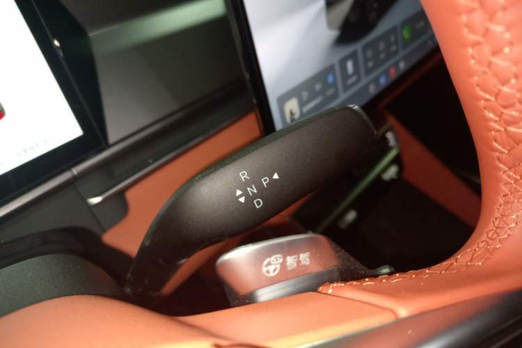 Used BYD Tang L 2025 DM 200KM Four-Wheel Drive LiDAR Flagship Model Gear Lever