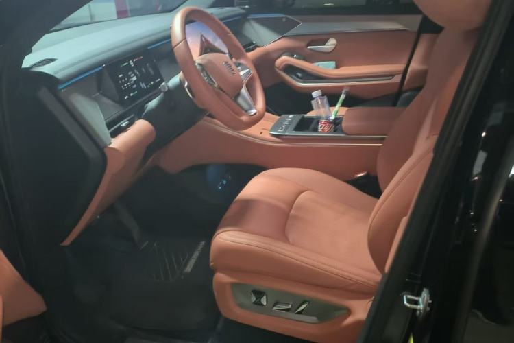 Used BYD Tang L 2025 EV with 670 km Range LiDAR and Premium Features Interior 1