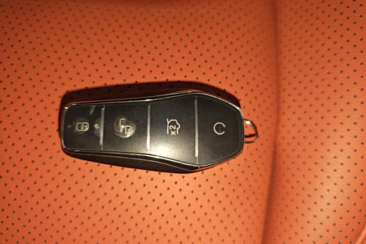 Used BYD Tang L 2025 DM 200KM Four-Wheel Drive LiDAR Flagship Model Interior 1