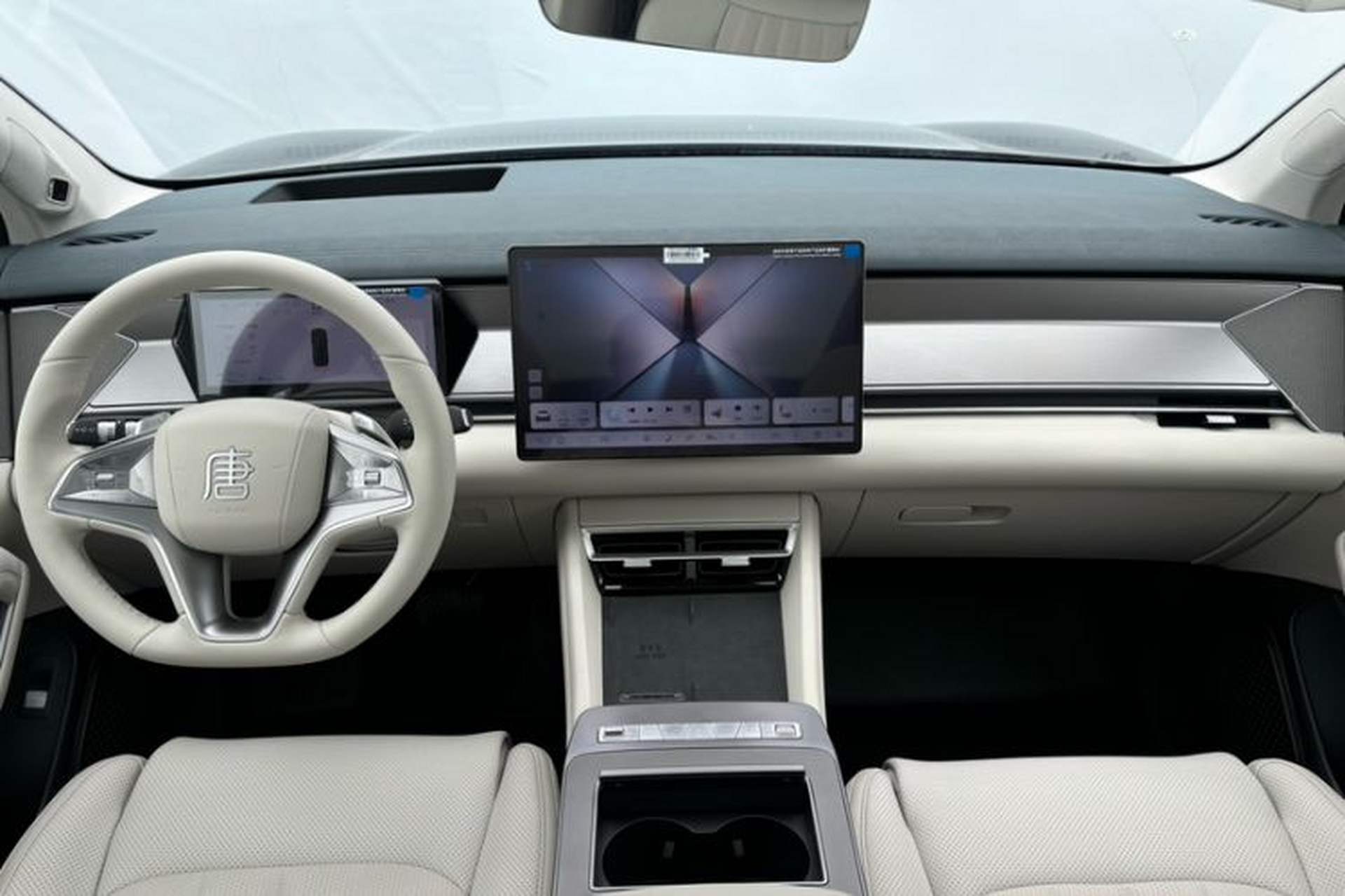 Used BYD Tang L 2025 DM 200KM Four-Wheel Drive LiDAR Flagship Model Interior 1