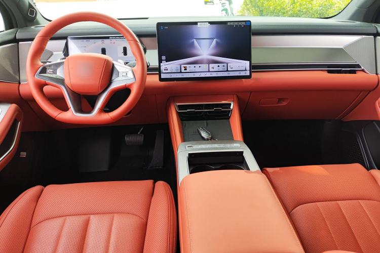Used BYD Tang L 2025 DM 200KM Four-Wheel Drive LiDAR Flagship Model Interior 2