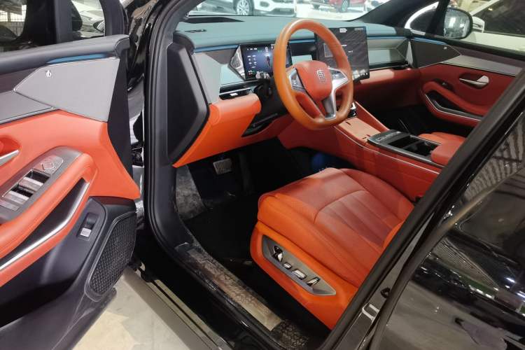 Used BYD Tang L 2025 DM 215KM LiDAR Flagship Model Interior 2