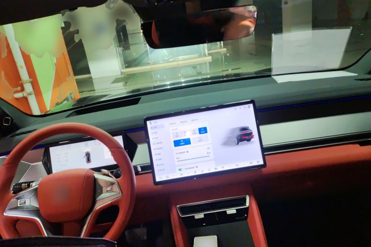 Used BYD Tang L 2025 DM 215KM LiDAR Flagship Model Interior 2