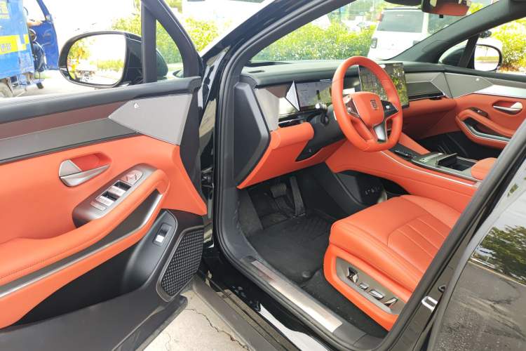 Used BYD Tang L 2025 DM 200KM Four-Wheel Drive LiDAR Flagship Model Interior 3