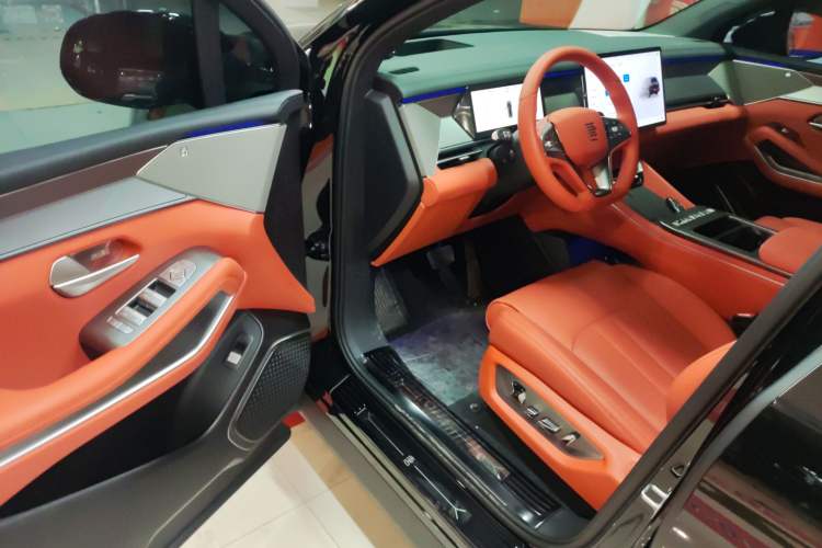 Used BYD Tang L 2025 DM 215KM LiDAR Flagship Model Interior 3