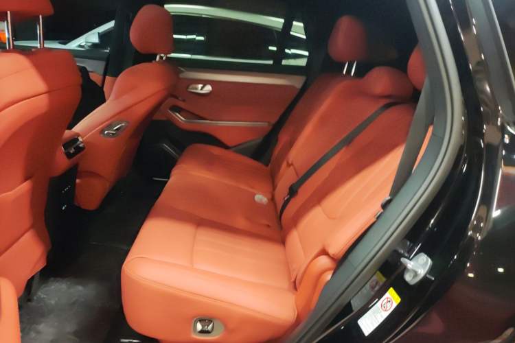 Used BYD Tang L 2025 DM 215KM LiDAR Flagship Model Interior 4