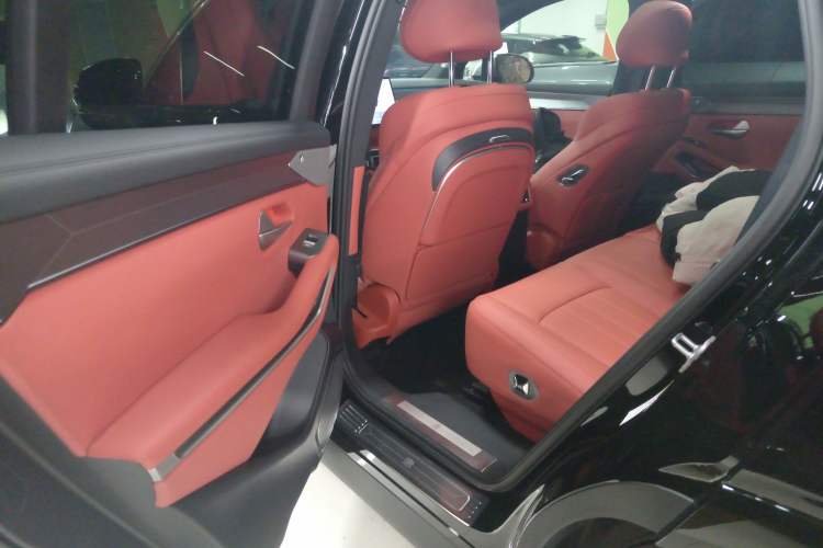 Used BYD Tang L 2025 DM 200KM Four-Wheel Drive LiDAR Flagship Model Interior 4