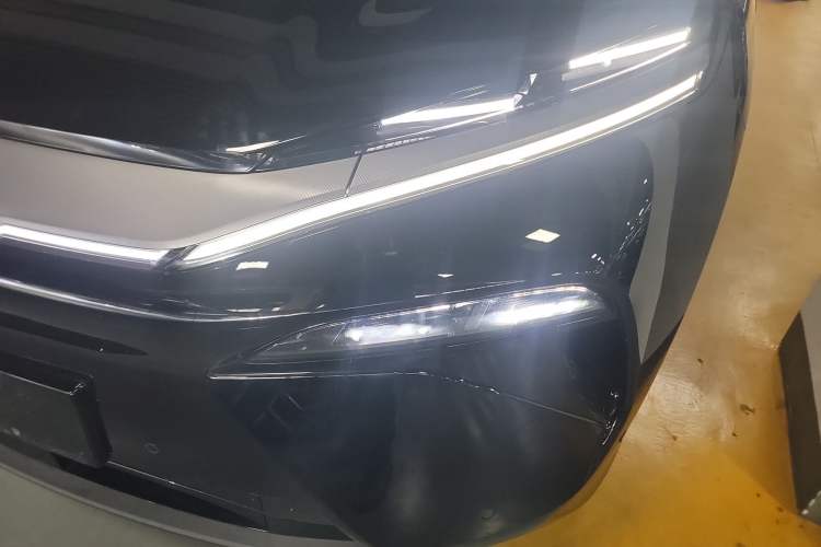 Used BYD Tang L 2025 EV 600KM All-Wheel-Drive LiDAR Flagship Model Left Front Headlight