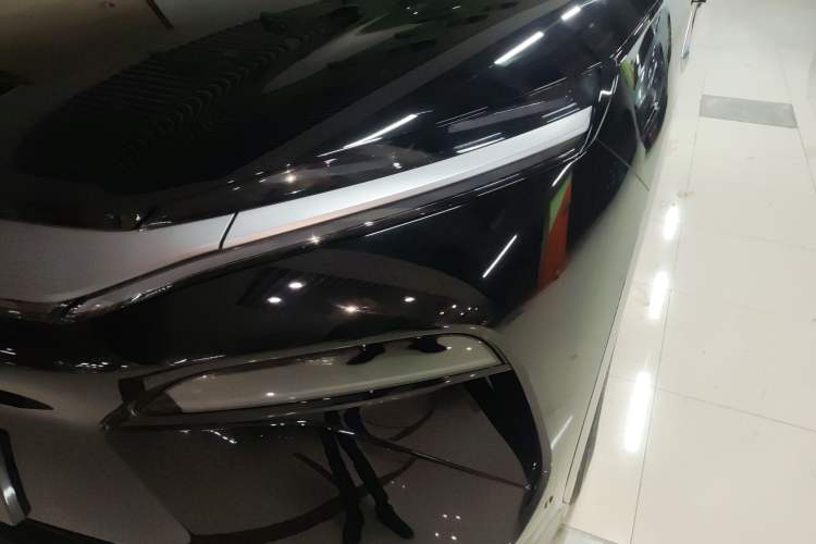 Used BYD Tang L 2025 EV with 670 km Range LiDAR and Premium Features Left Front Headlight