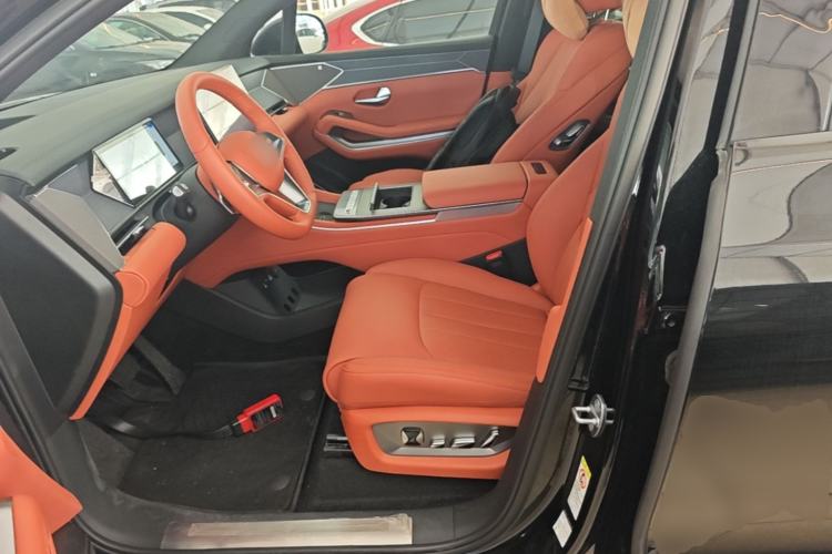 Used BYD Tang L 2025 DM 175KM Drone Player Edition Left Front Seat