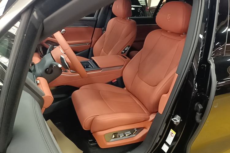 Used BYD Tang L 2025 DM 175KM Drone Player Edition Left Front Seat