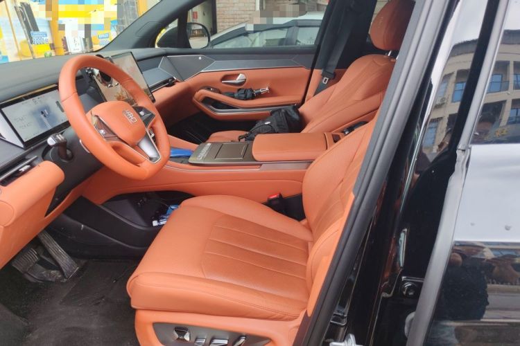 Used BYD Tang L 2025 DM 175KM Drone Player Edition Left Front Seat