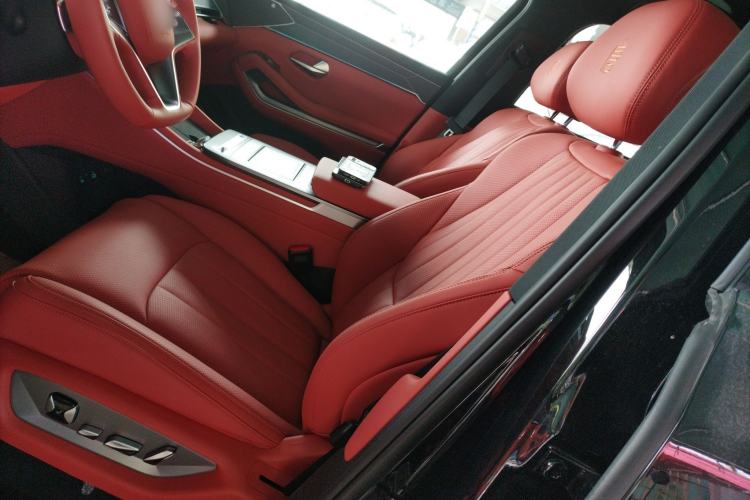 Used BYD Tang L 2025 DM 175KM Drone Player Edition Left Front Seat