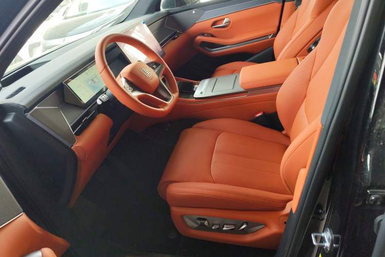 Used BYD Tang L 2025 DM 175KM Drone Player Edition Left Front Seat