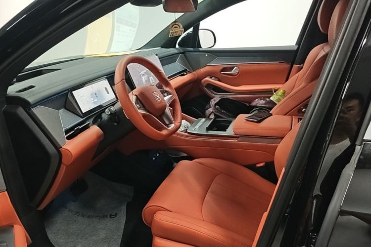 Used BYD Tang L 2025 DM 175KM Drone Player Edition Left Front Seat