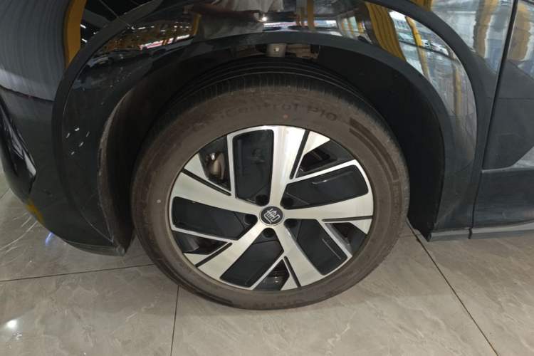 Used BYD Tang L 2025 DM 200KM Four-Wheel Drive LiDAR Flagship Model Left Front Wheel Hub