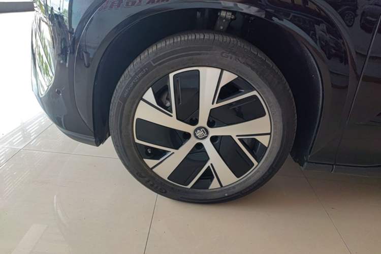 Used BYD Tang L 2025 DM 200KM Four-Wheel Drive LiDAR Flagship Model Left Front Wheel Hub